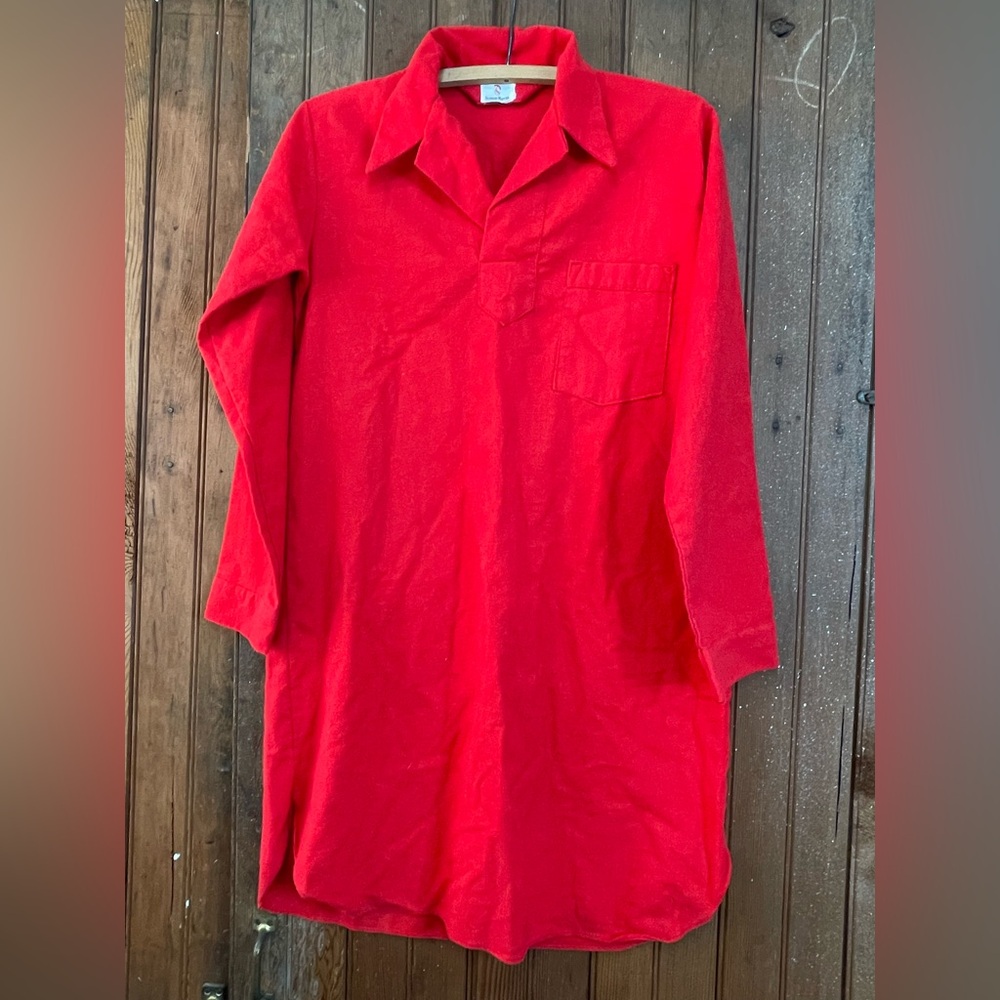⭐️Vintage Neiman Marcus Red Flannel Long Sleeve Nightshirt, no size tag, Large